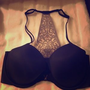 Victoria’s Secret Illusions Front-close Racerback